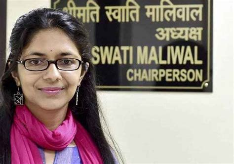 दिल्ली महिला आयोग की अध्यक्ष Swati Maliwal के घर पर हमलाबोलीं मैं डरूंगी नहीं News