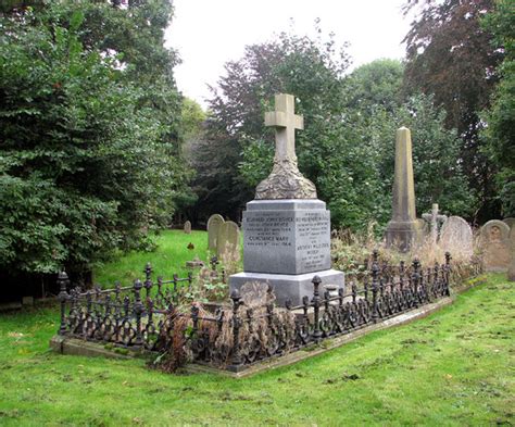 Graves In Earlham Road Cemetery © Evelyn Simak Cc By Sa 2 0 Geograph