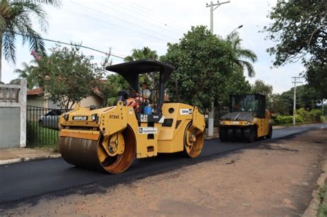 Prefeitura investe R 1 56 milhão em recape e pavimentação de vias