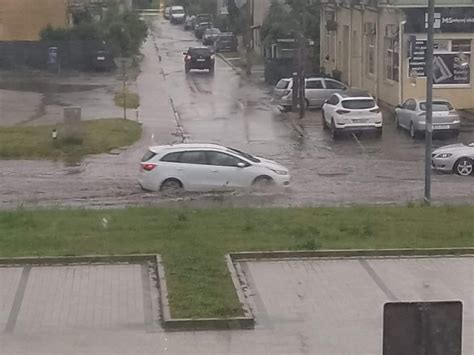 Burza Nad Ostrowcem Wi Tokrzyskim Zalane Posesje Podtopione Ulice I