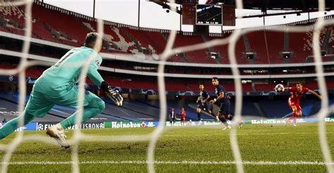 Psg Vs Bayern M Nich En Vivo Keylor Navas Le Ataj Un Gran Cabezazo A