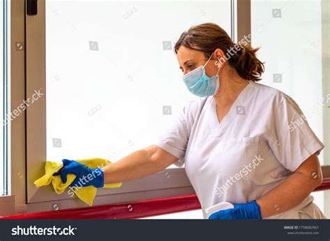 30,985 Housekeeping Uniforms Images, Stock Photos & Vectors | Shutterstock