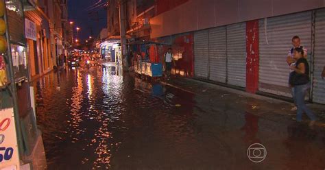 G Mar Alta Tem Causado Alagamentos E Transtorno No Centro Do Recife