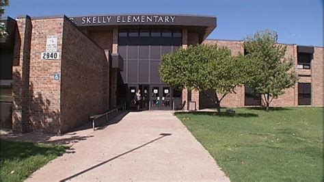 Tulsa Teachers Make Final Preps For New School Year