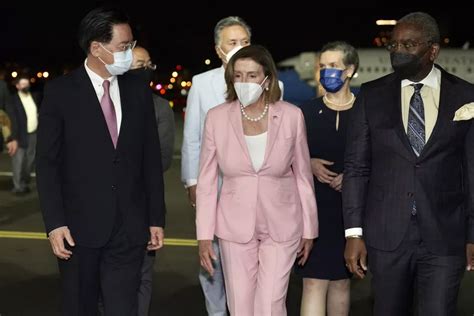 Nancy Pelosi visita Taiwan e aumenta tensão militar entre China e