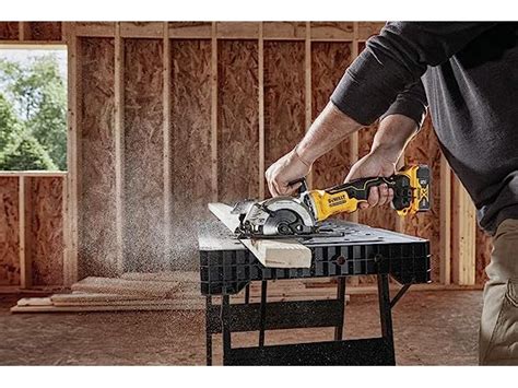 Dewalt Dcs571p1 Atomic 20v Max 4 5 Saw Kit