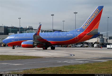 N243WN Boeing 737 7H4 Southwest Airlines Art Brett JetPhotos