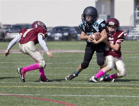 10 Best Youth Football Cleats 2025: Comparisons & Reviews