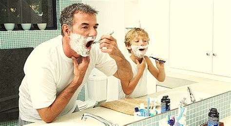 Case Des Hommes Un P Re Honore Les Qualit S De Son Fils Gay Utiles La Soci T Dit Il