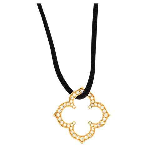 Cartier Quatrefoil Pendant Necklace 18k Yellow Gold With Diamonds And