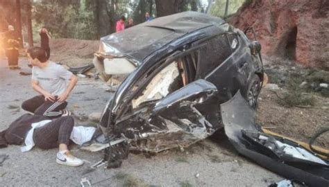 Joven Sobrevive De Milagro Al Partirse En La Camioneta Que Conduc A