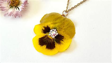 How To Make Uv Resin Jewelry With Real Flowers Dried Flower Necklace Diy Jewellery At Home