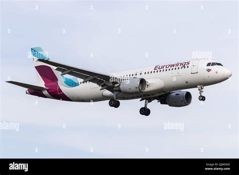 Eurowings EW EWG Approaching Hamburg Airport EDDH HAM With A