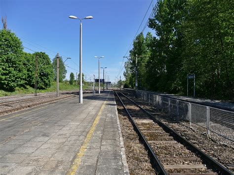 Stare perony stacji kolejowej Wąchock odeszły do historii Kolejowe Kielce