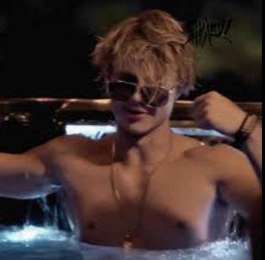 I Love Jj Maybank Hot Actors Outer Banks Jj Maybank Hot Tub