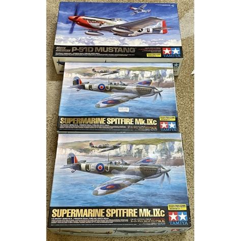 3 X LARGE TAMIYA MODEL AIRCRAFT INC 2 X SUPERMARINE SPITFIRE MK IXC