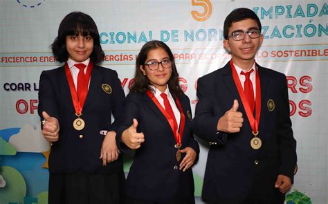 Orgullo Peruano Escolares Peruanos Obtienen Medalla De Oro En