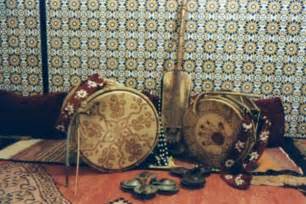 Small Marocain Gnawa instruments, instruments Gnawa, soul music Guembri ...