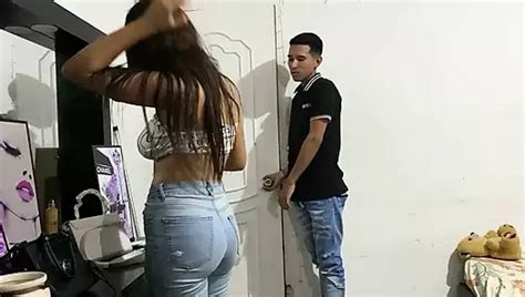 Fucked The MILF Neighbor While Her Husband Is Not Home She Cheated On Her Husband With A Huge