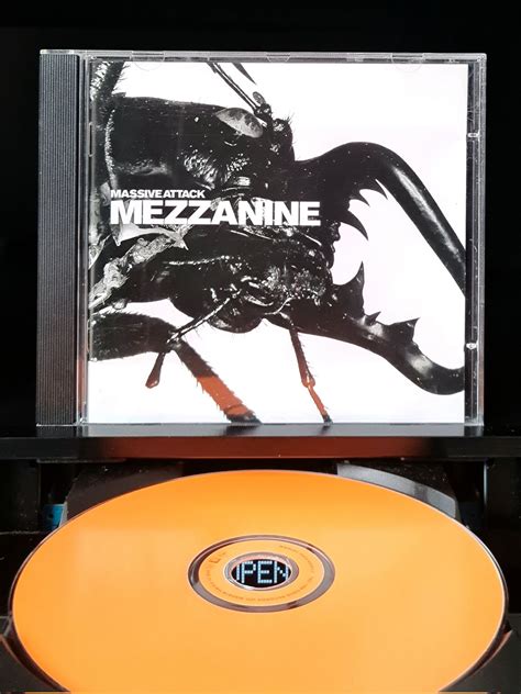 Massive Attack: Mezzanine Vinyl 2LP —, 43% OFF