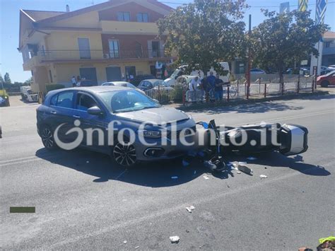 Capaccio Paestum Incidente Tra Auto E Moto Due Feriti Gravi Infocilento