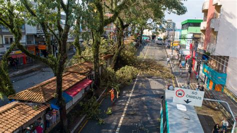 Prefeitura Contabiliza Os Estragos Causados Por Temporal Em Pouso