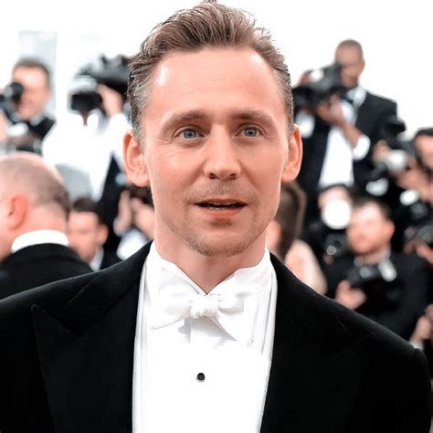 Tom Hiddleston || Met Gala 2016 | Tom hiddleston, Vengadores marvel, Marvel