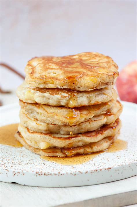 Apple Cinnamon Pancakes - Everyday Delicious