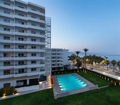 Hotel Apartamentos Bajondillo (Torremolinos) from £93 | lastminute.com