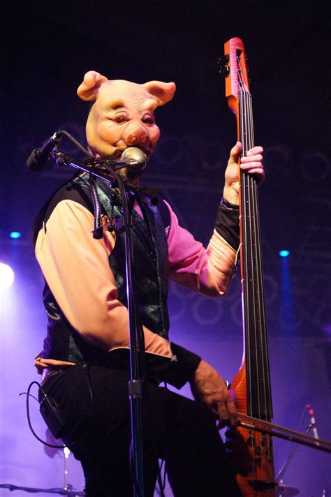 Leslie "Les" Claypool in "Mr. Krinkle" mask | Мемы