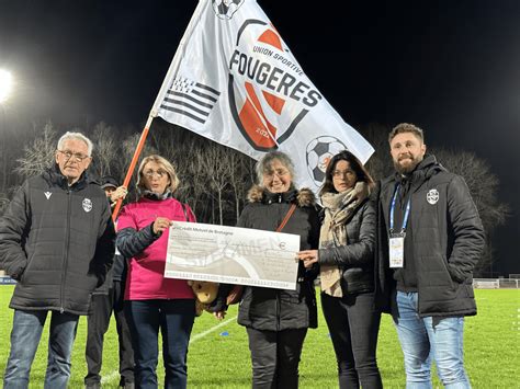 L US Fougères heureux donateur pour la Fougeraise lutte contre le cancer