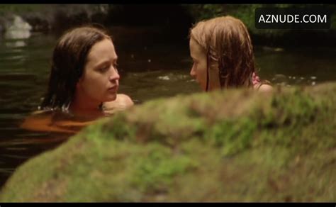 Natalie Press Emily Blunt Bikini Lesbian Scene In My Summer Of Love Aznude