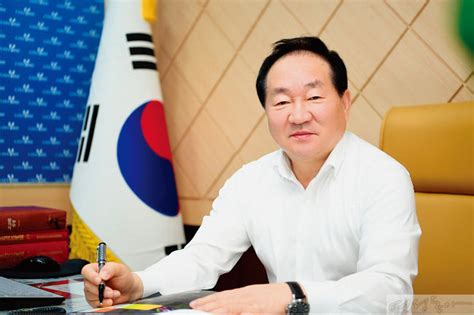 올림픽의 유산을 미래 성장 동력으로 한왕기 평창군수｜여성동아