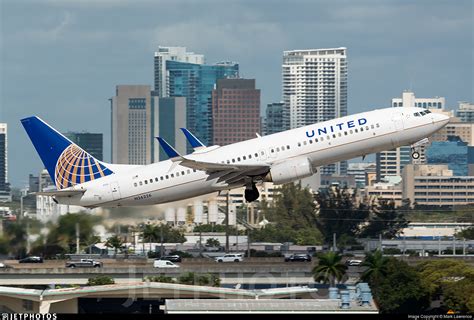 N26226 Boeing 737 824 United Airlines Mark Lawrence JetPhotos