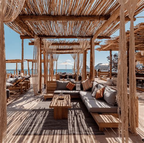 The 13 Best Beach Clubs in Cabo