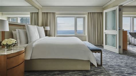 Luxury Hotel Rooms And Suites Chicago Downtown Four Seasons