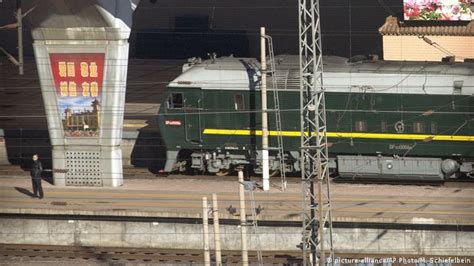 North Korean armored train enters China while Vietnam awaits Kim Jong Un | News | DW | 23.02.2019