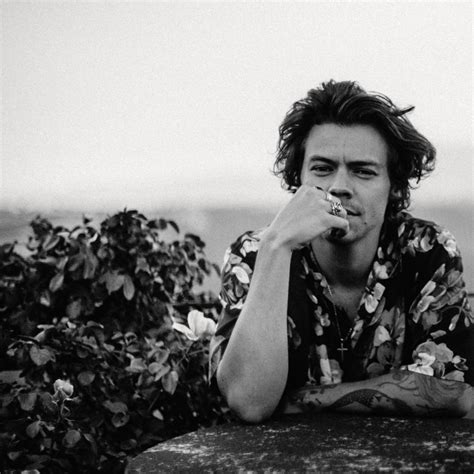 New Photo Of Harry In Italy This Past Summer Rharrystyles