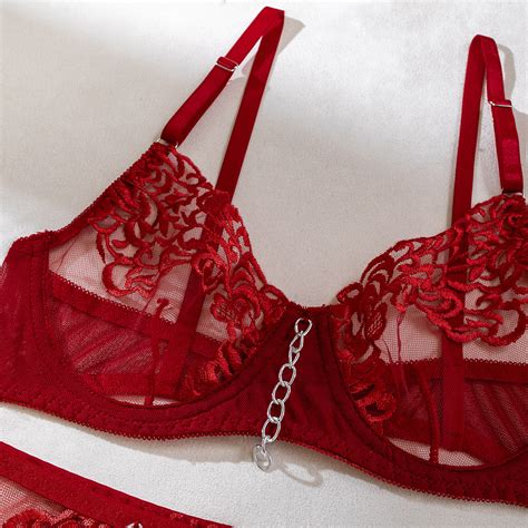 US Metallic Chain Embroidery With Leg Garter Four Piece Sexy Lingerie Set Wholesale