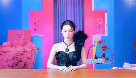 Red Velvet Irene Selebritas Gadis Korea Buku Musik