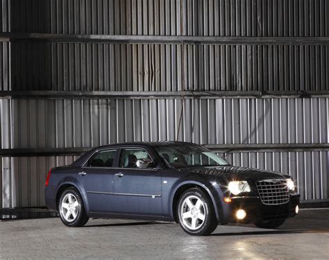 Review 2010 Chrysler 300c 57 Hemi V8 Car Review And Road Test