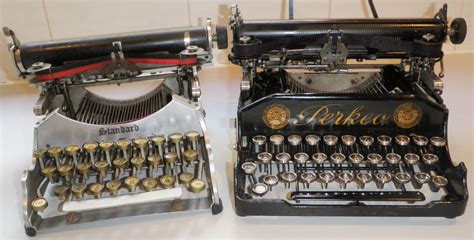 oz.Typewriter: The Perkeo and other Folding Portable Typewriters
