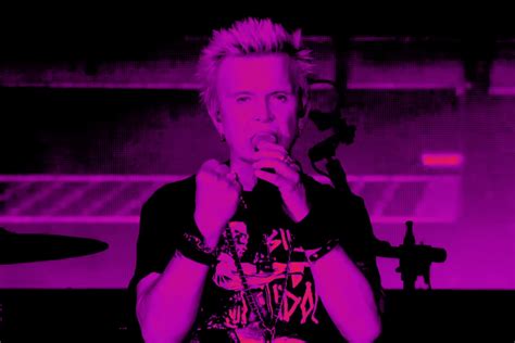 Billy Idol Yeni EPsi The Cageden Running From The Ghost için Klip