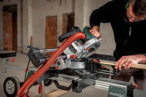 Metabo KGS 254 M pokosová píla 613254000 - Pokosové píly | MADMAT.sk