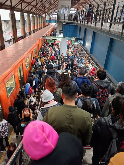 Chilango Metro Cdmx Hoy L Nea B Del Metro Colapsada Por Retrasos