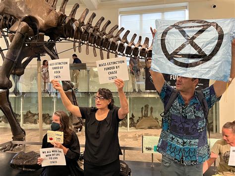 Protesters at New York's Natural History Museum Warn of "Mass Extinction"