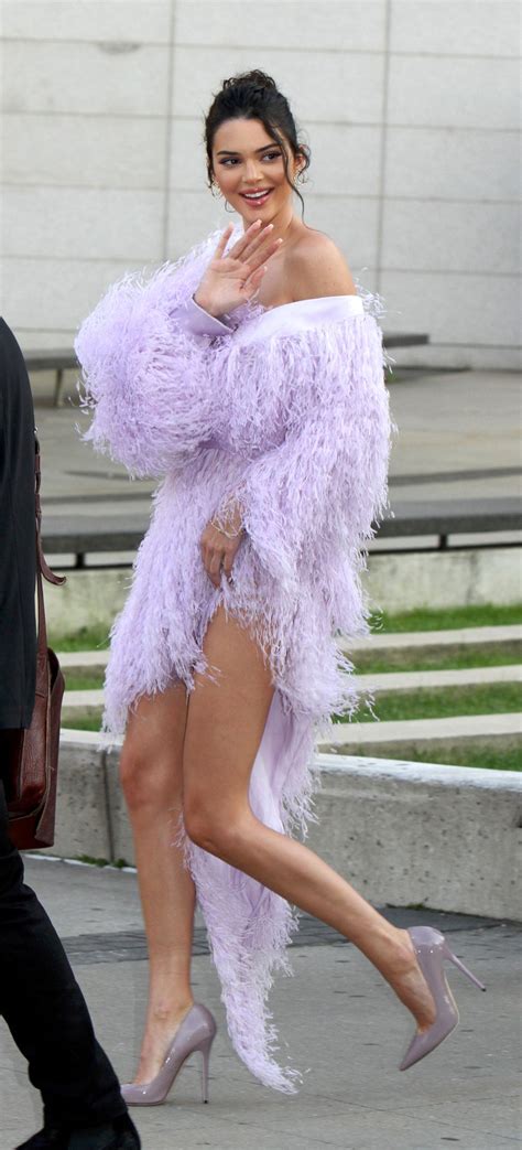 Kendall Jenner Sexy Hot Celebs Home