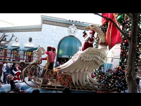 Christmas Parade, Disney World, Universal Studios, Orlando | Christmas ...