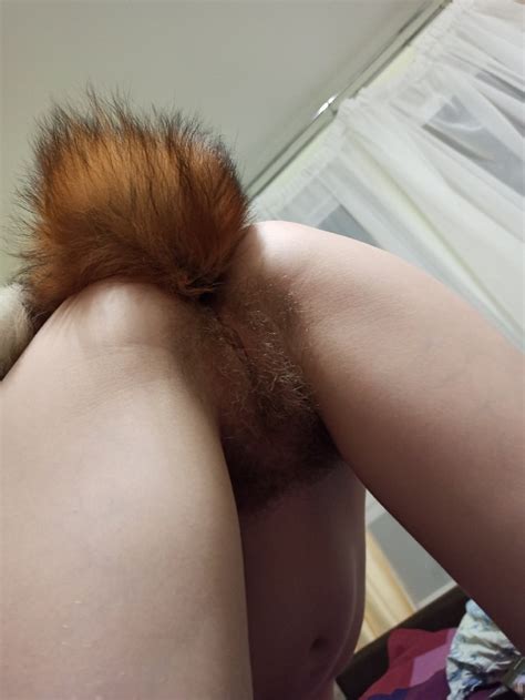 I Bent Over So You Can See What S Under My Tail Porn Pic