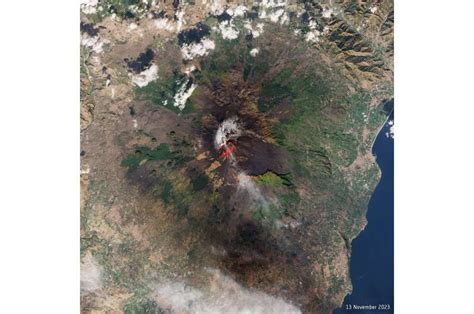 Image Italy S Mount Etna Spews Lava